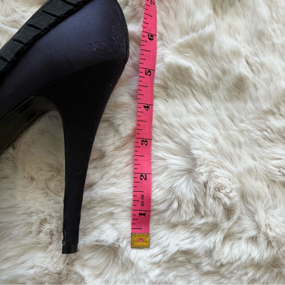 Tory Burch Purple & Black Studded Satin Platform Pleated Peep Toe Heels. Size 8 - Picture 10 of 15